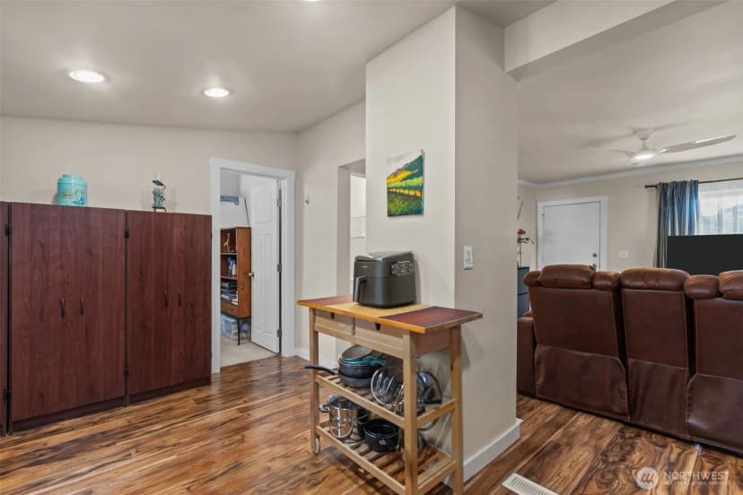Property photo for 12419 20th Avenue S, Seattle photo 9