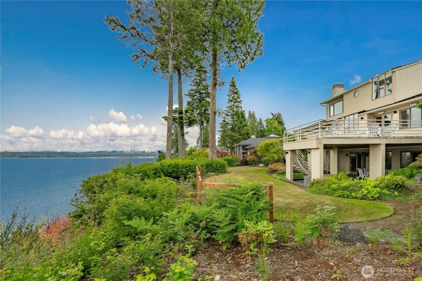 Property photo for 9157 Great Blue Heron Lane, Blaine
