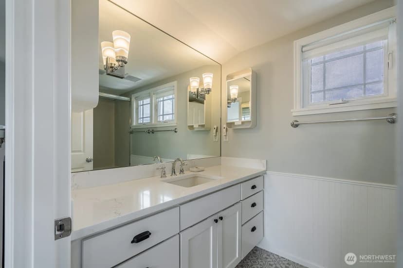 Property photo for 1210 E Shelby Street #g, Seattle photo 22