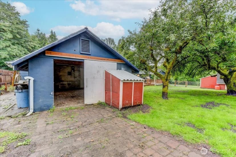 Property photo for 18115 185th Avenue Ne, Woodinville photo 25