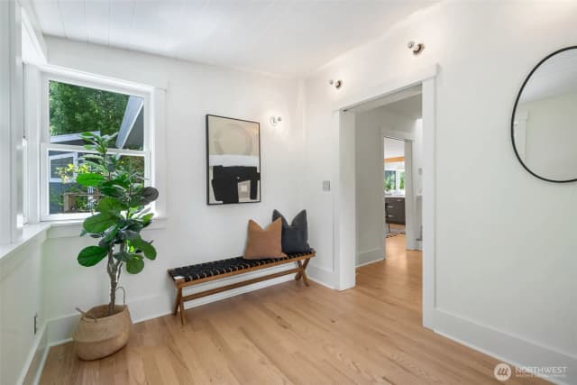 Property photo for 3033 Ne 92nd Street, Seattle photo 3