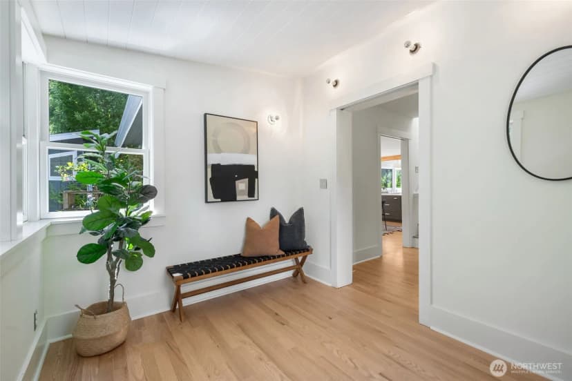Property photo for 3033 Ne 92nd Street, Seattle photo 3