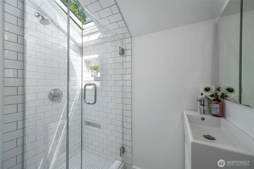 Property photo for 3033 Ne 92nd Street, Seattle photo 20