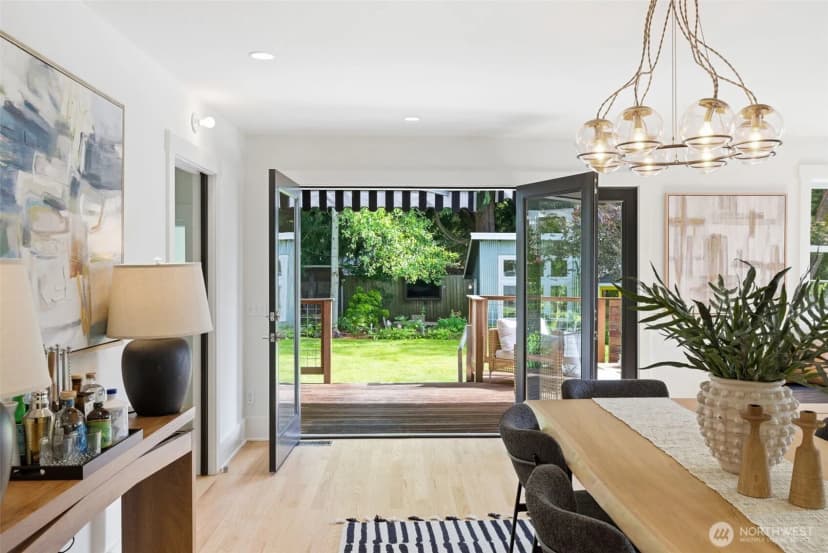 Property photo for 3033 Ne 92nd Street, Seattle photo 10