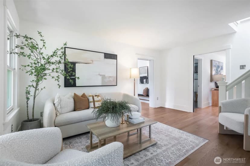 Property photo for 3033 Ne 92nd Street, Seattle photo 5