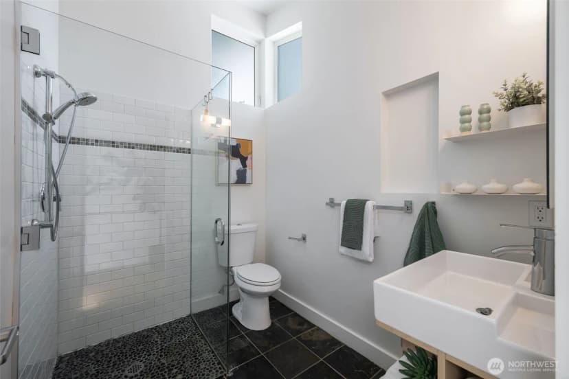 Property photo for 3033 Ne 92nd Street, Seattle photo 34