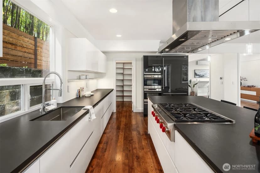 Property photo for 2607 W Newton Street, Seattle photo 11