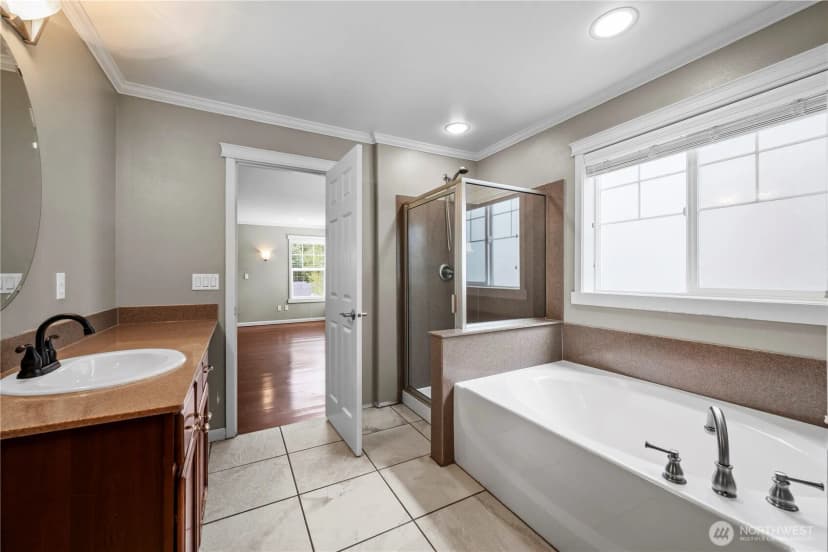 Property photo for 4737 Mount Baker Loop, Mount Vernon photo 11