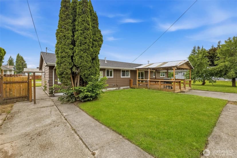 Property photo for 230 Cleveland Avenue, Sumas photo 32