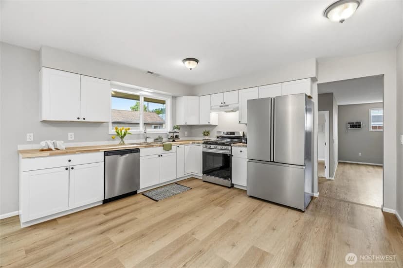 Property photo for 230 Cleveland Avenue, Sumas photo 12