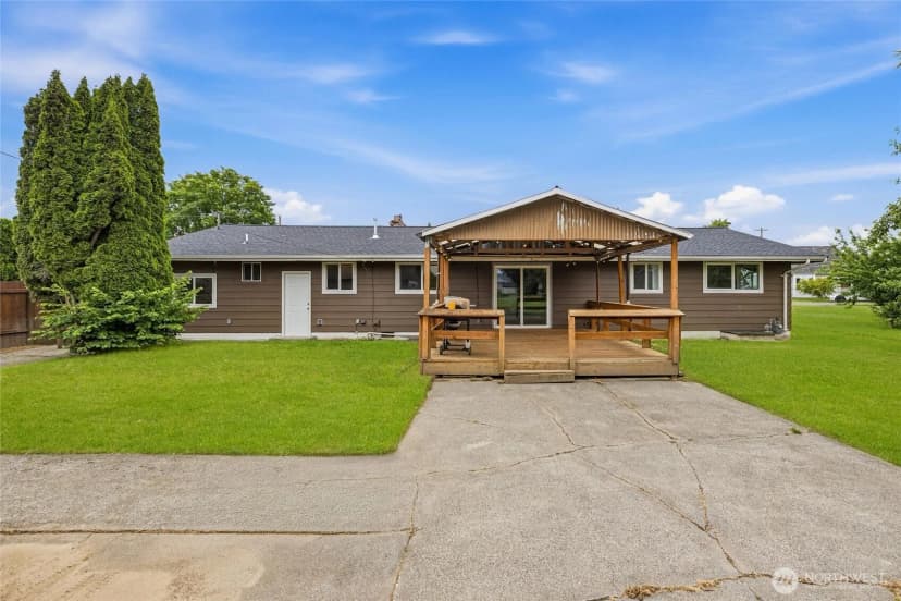 Property photo for 230 Cleveland Avenue, Sumas photo 9