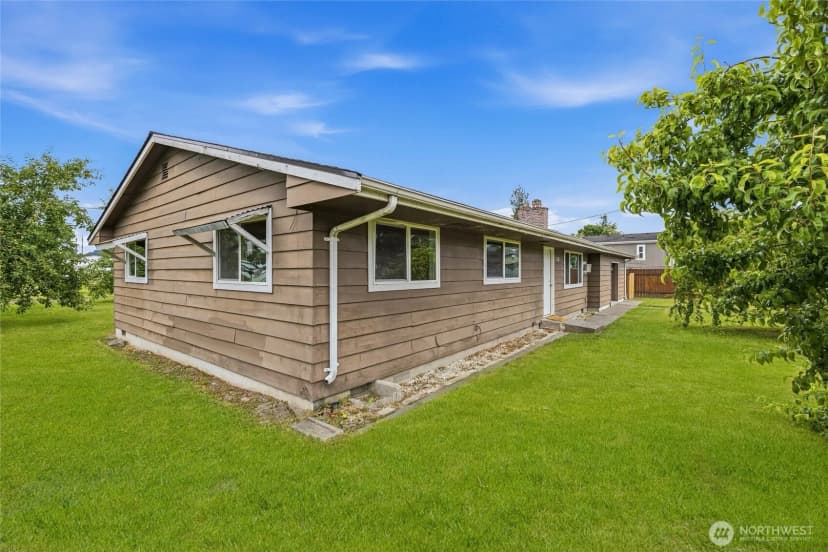 Property photo for 230 Cleveland Avenue, Sumas photo 28
