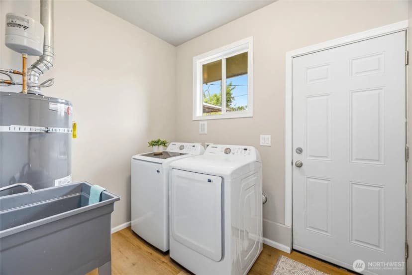 Property photo for 230 Cleveland Avenue, Sumas photo 23