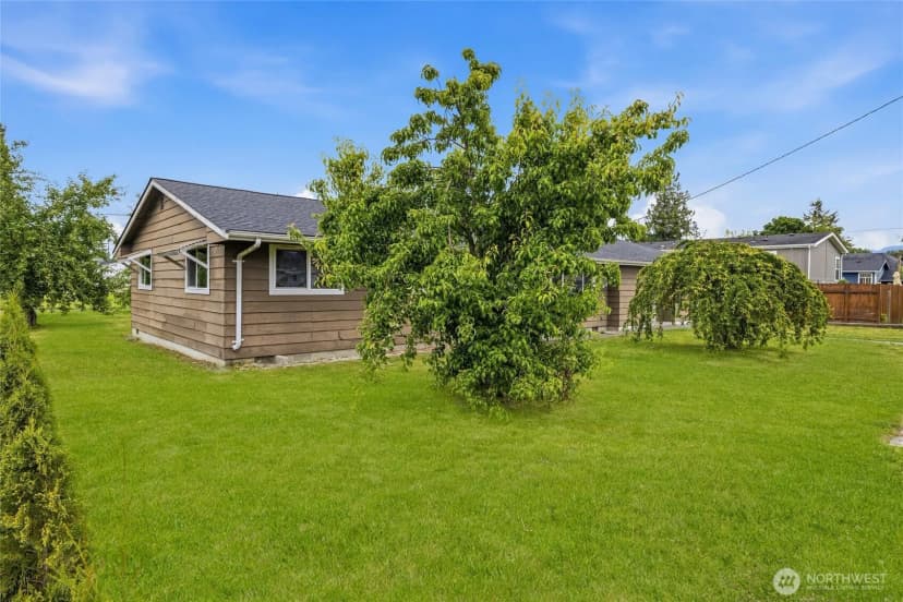 Property photo for 230 Cleveland Avenue, Sumas photo 31