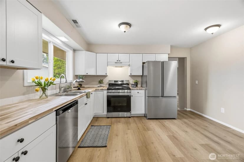 Property photo for 230 Cleveland Avenue, Sumas photo 6