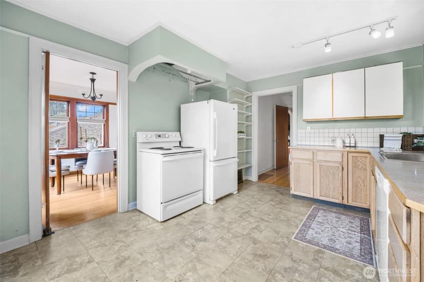 Property photo for 8248 16th Avenue Ne, Seattle photo 10