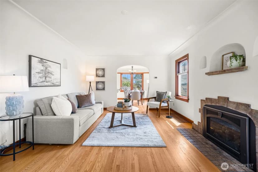 Property photo for 8248 16th Avenue Ne, Seattle photo 4