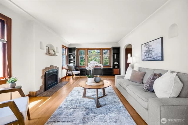 Property photo for 8248 16th Avenue Ne, Seattle photo 3