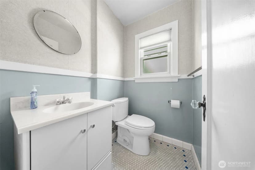 Property photo for 8248 16th Avenue Ne, Seattle photo 28