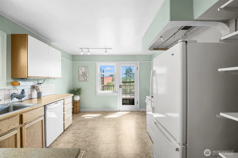 Property photo for 8248 16th Avenue Ne, Seattle photo 12