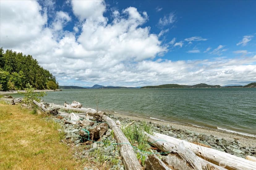 Property photo for 3130 Green Road, Oak Harbor photo 2