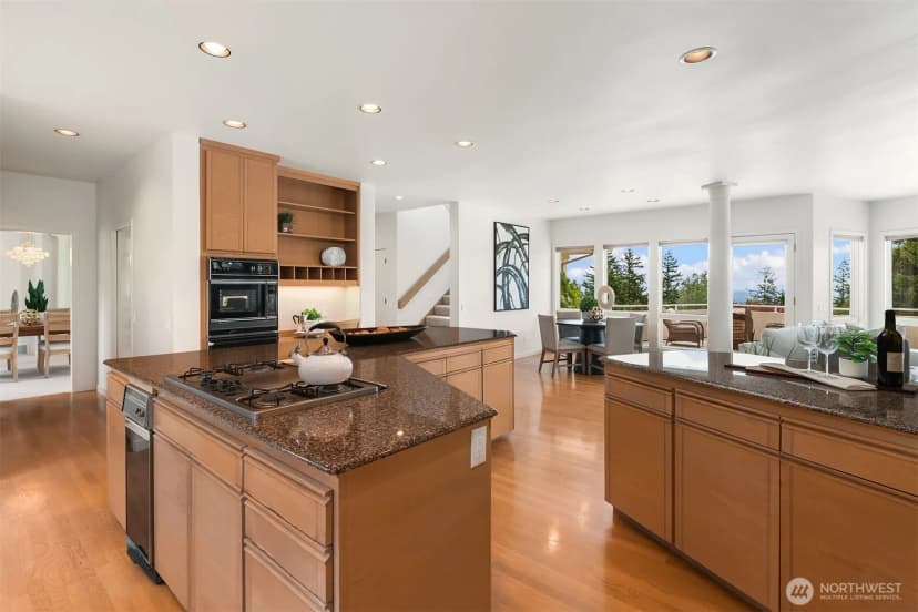 Property photo for 5414 154th Avenue Se, Bellevue photo 11