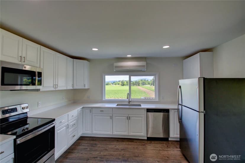Property photo for 11132 Sterling Road, Sedro Woolley photo 6