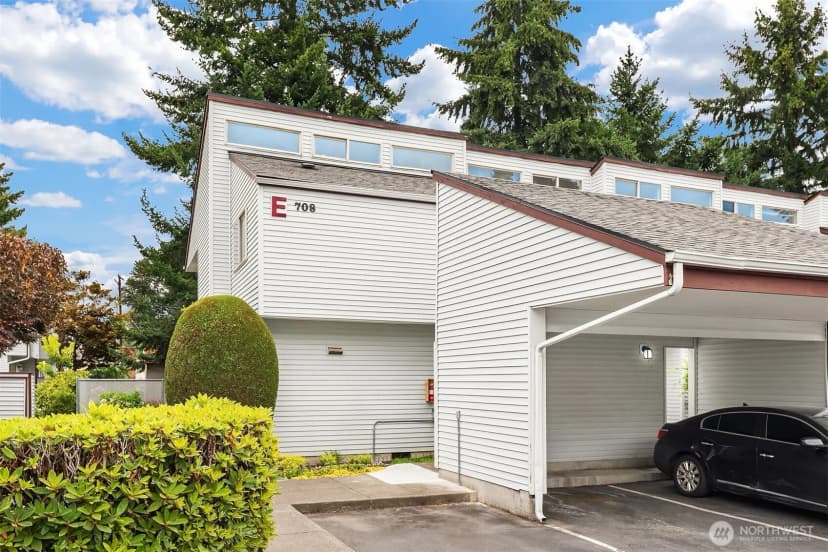 Property photo for 708 6th Avenue S #e101, Kent photo 2