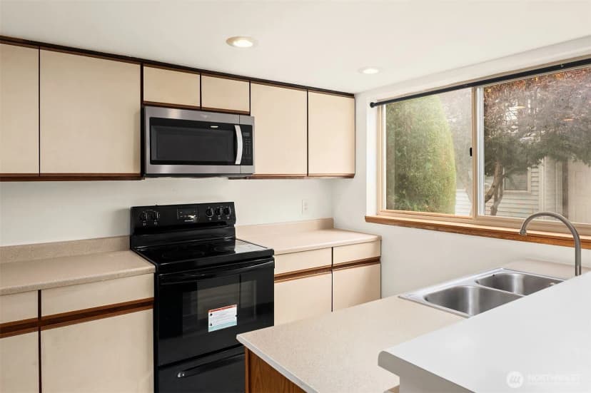 Property photo for 708 6th Avenue S #e101, Kent photo 17