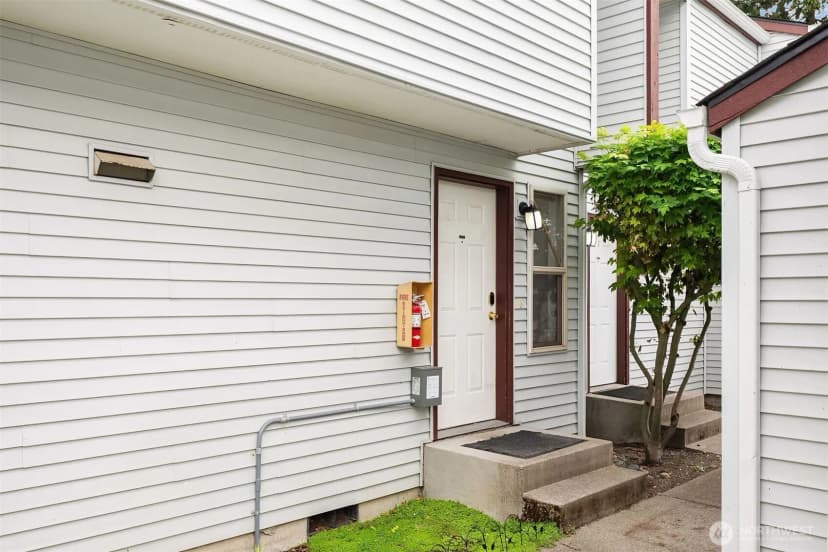 Property photo for 708 6th Avenue S #e101, Kent photo 3