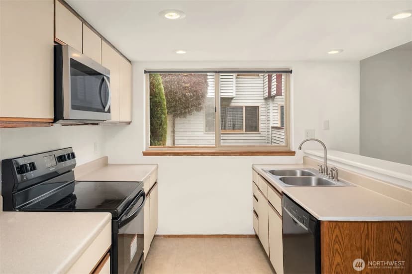 Property photo for 708 6th Avenue S #e101, Kent photo 18