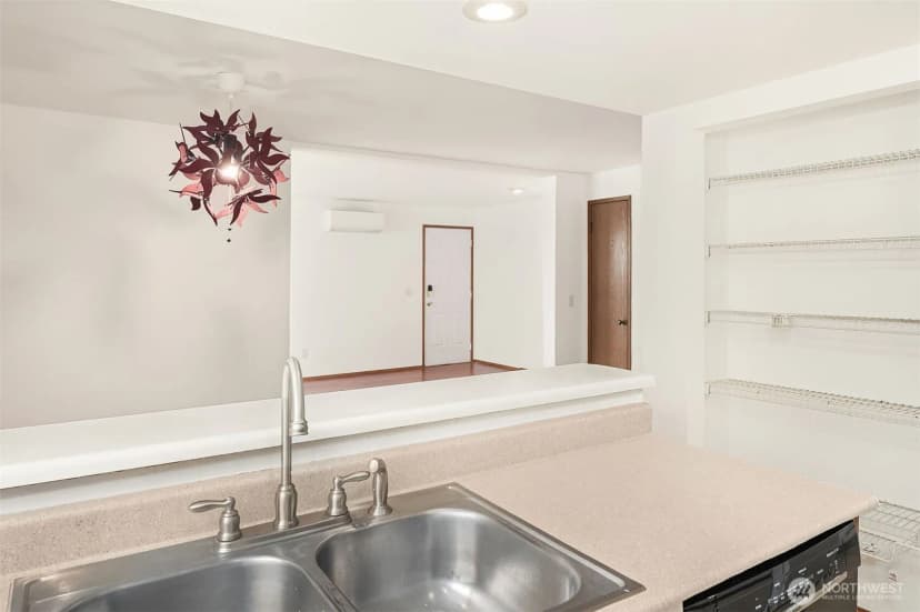 Property photo for 708 6th Avenue S #e101, Kent photo 14