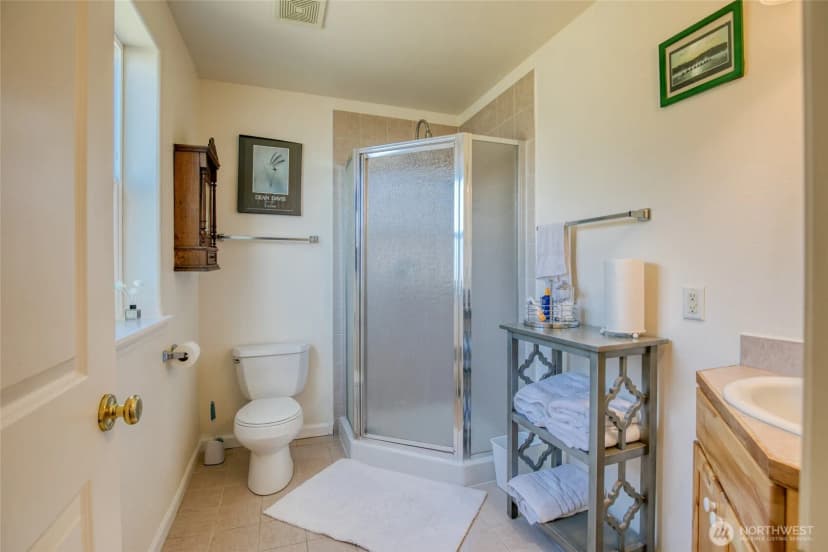 Property photo for 622 Ocean Shores Boulevard Sw, Ocean Shores photo 28