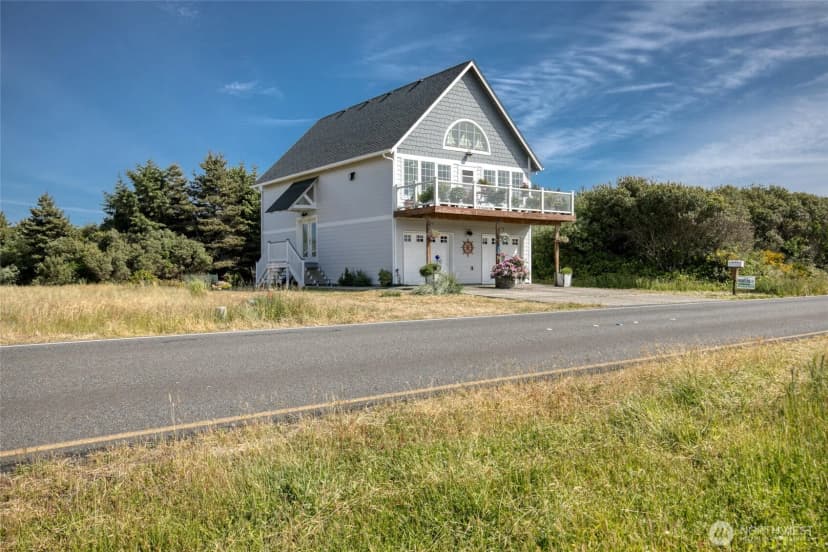 Property photo for 622 Ocean Shores Boulevard Sw, Ocean Shores photo 38
