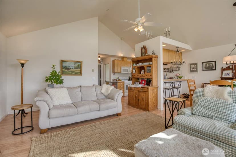 Property photo for 622 Ocean Shores Boulevard Sw, Ocean Shores photo 9