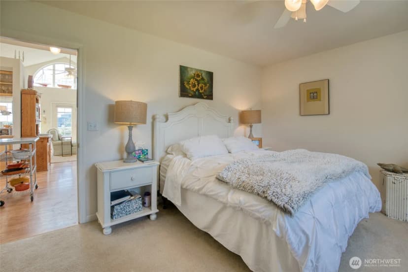 Property photo for 622 Ocean Shores Boulevard Sw, Ocean Shores photo 18