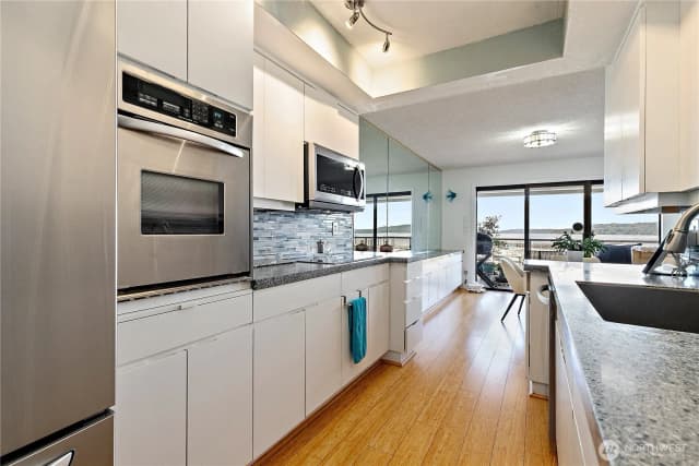 Property photo for 22222 Dock Avenue #2b, Des Moines photo 5