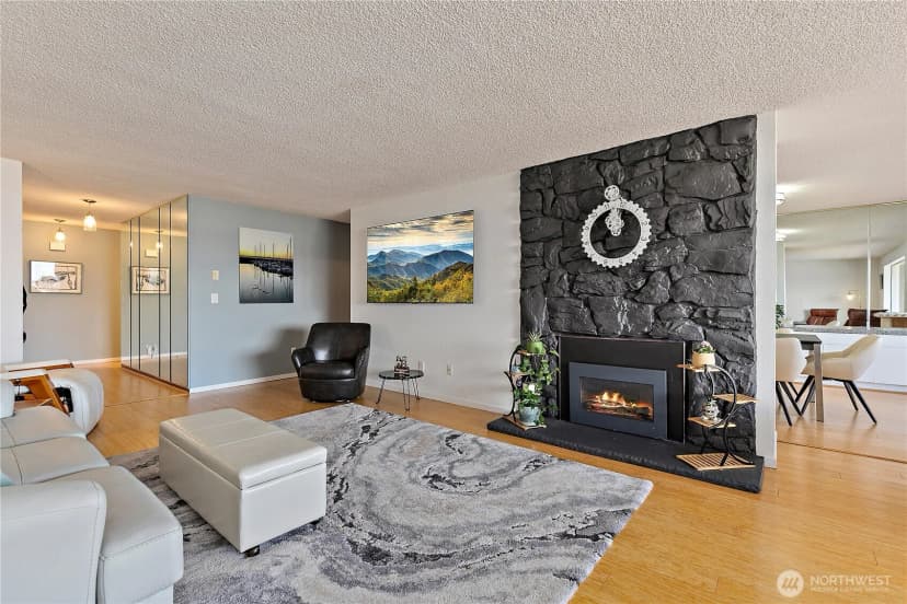 Property photo for 22222 Dock Avenue #2b, Des Moines photo 2