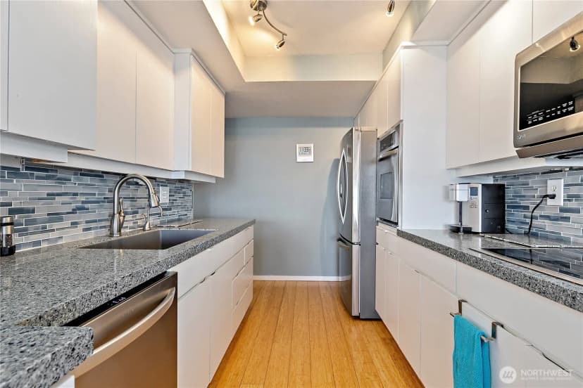 Property photo for 22222 Dock Avenue #2b, Des Moines photo 6