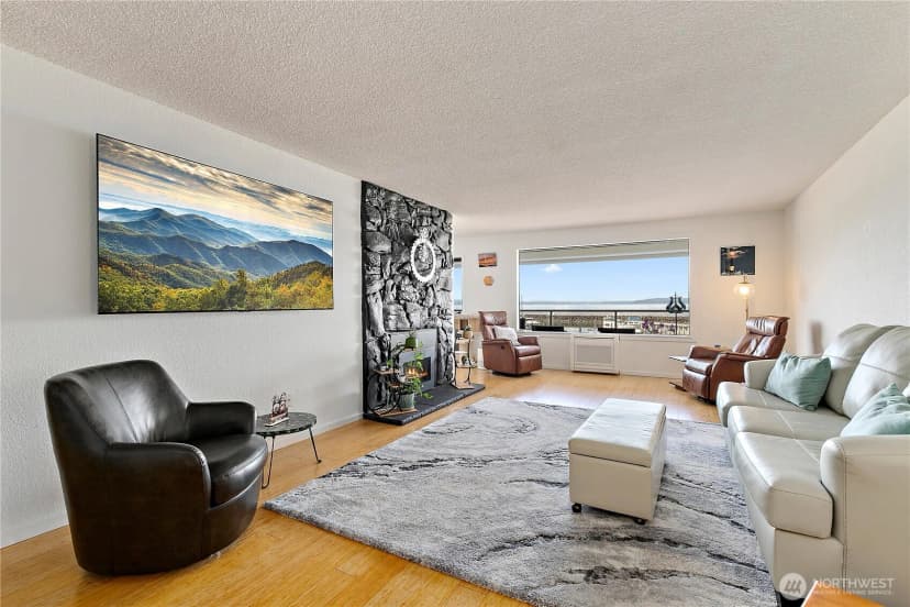 Property photo for 22222 Dock Avenue #2b, Des Moines