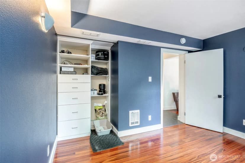 Property photo for 752 Bellevue Avenue E #208, Seattle photo 6