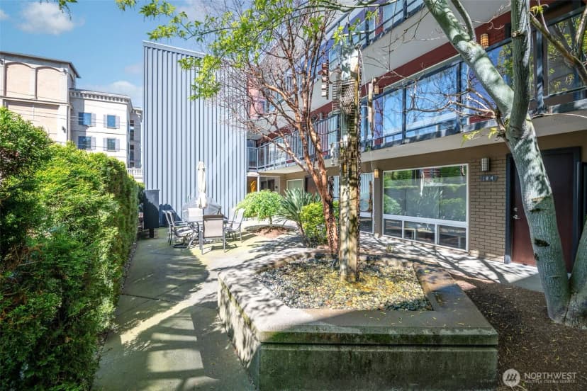 Property photo for 752 Bellevue Avenue E #208, Seattle photo 3