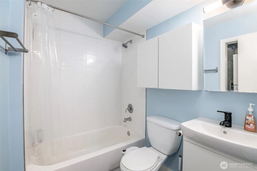 Property photo for 752 Bellevue Avenue E #208, Seattle photo 7