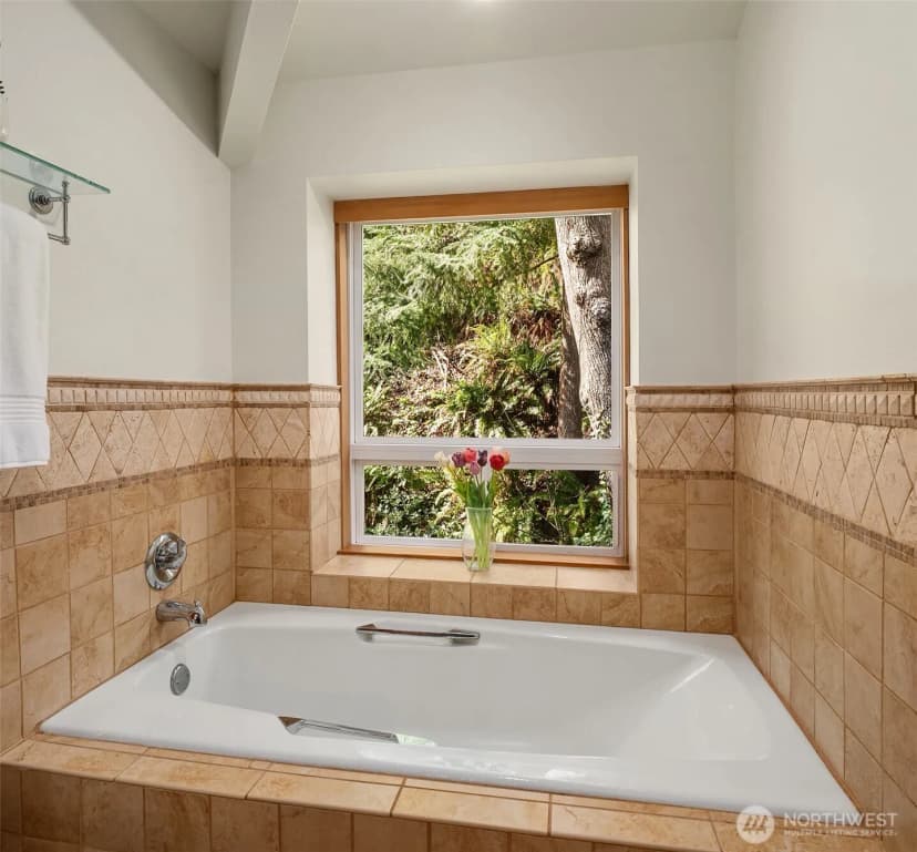 Property photo for 5021 E Mercer Way, Mercer Island photo 26