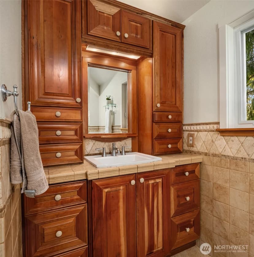 Property photo for 5021 E Mercer Way, Mercer Island photo 25