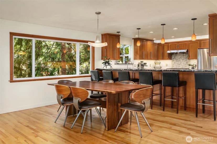 Property photo for 5021 E Mercer Way, Mercer Island photo 6