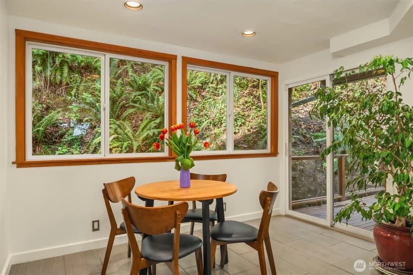 Property photo for 5021 E Mercer Way, Mercer Island photo 10