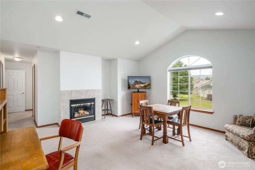 Property photo for 2213 James Circle #b, Lynden photo 22