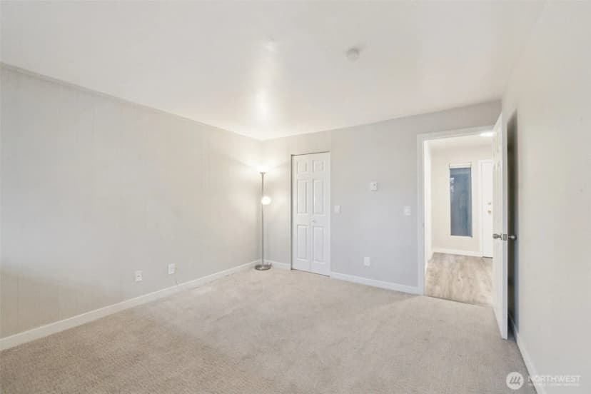 Property photo for 6236 137th Place Ne #233, Redmond photo 9