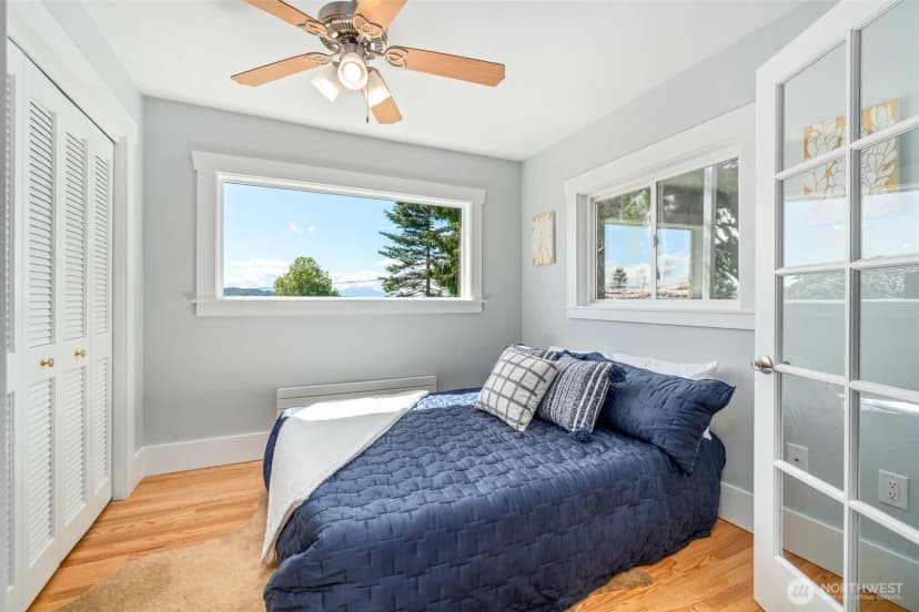 Property photo for 300 Nw 47th Street, Seattle photo 13